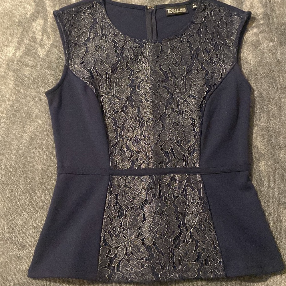 Gorgeous top 🤍